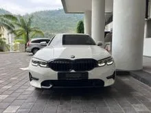 2021 BMW 320i 2.0 Sport Driving Assist Pack Sedan