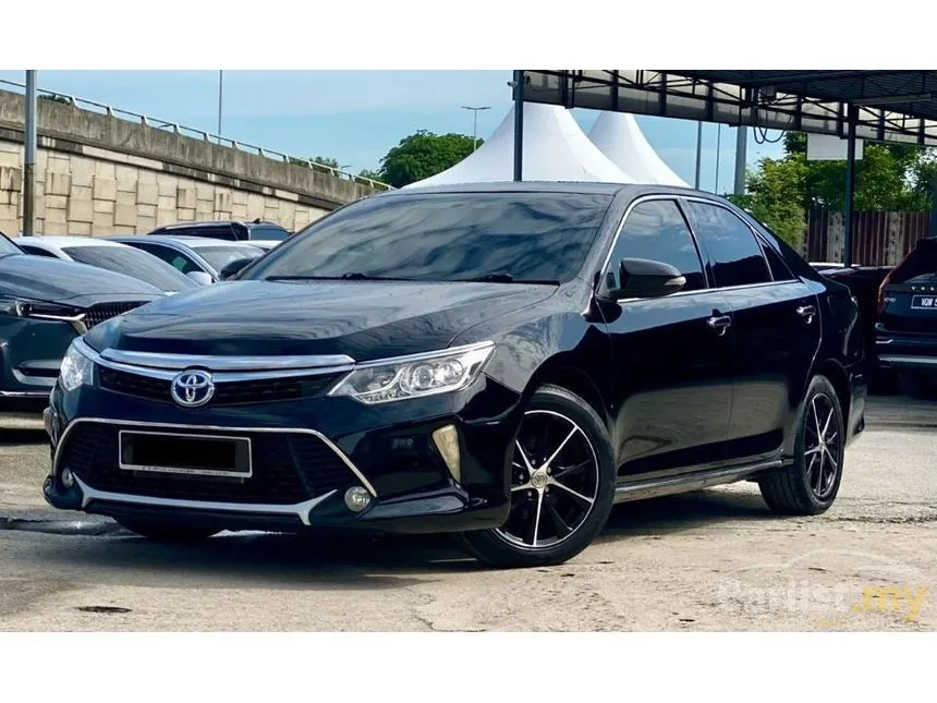 2016 Toyota Camry Hybrid Premium Sedan