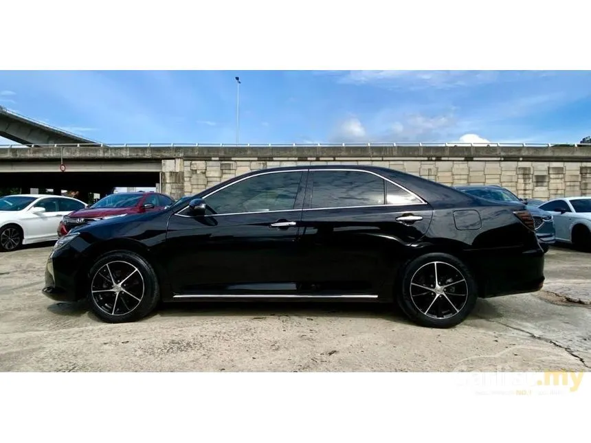 2016 Toyota Camry Hybrid Premium Sedan