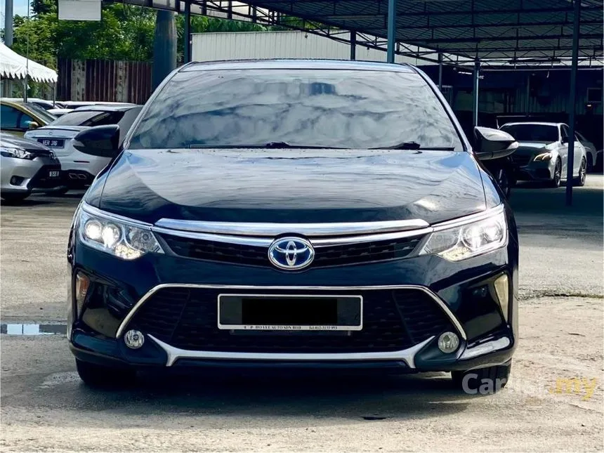 2016 Toyota Camry Hybrid Premium Sedan