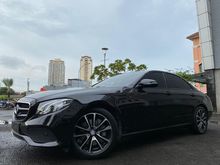2016 Mercedes-Benz E300 2.0 Avantgarde Sedan Black On Black TDP Super Ringan