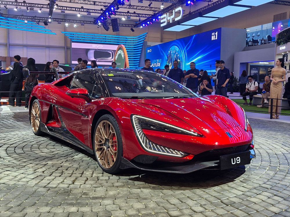 Denza Z9 dan YangWang U9 Perdana Tampil di Indonesia Lewat GIIAS 2025