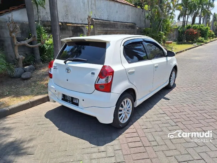 2016 Toyota Etios Valco G Hatchback