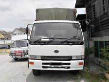 2004 Nissan UD 3.2 Lorry 27.5 FT