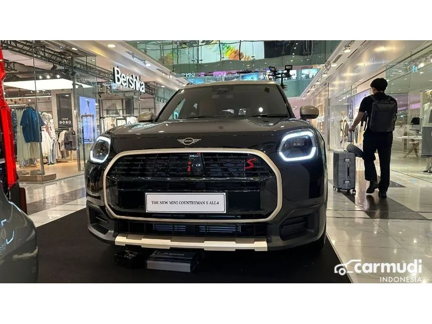 2025 MINI Countryman S ALL4 Favoured Trim SUV