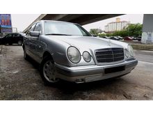 Mercedes-Benz E230 5 SPEED NEW FACELIFT 2001,INTERIOR LIKE NEW CONDITION,FULL LEATHER SEATS,SUPER WELL MAINTAINED BY THE OLD MAN OWNER,SAVE PETROL