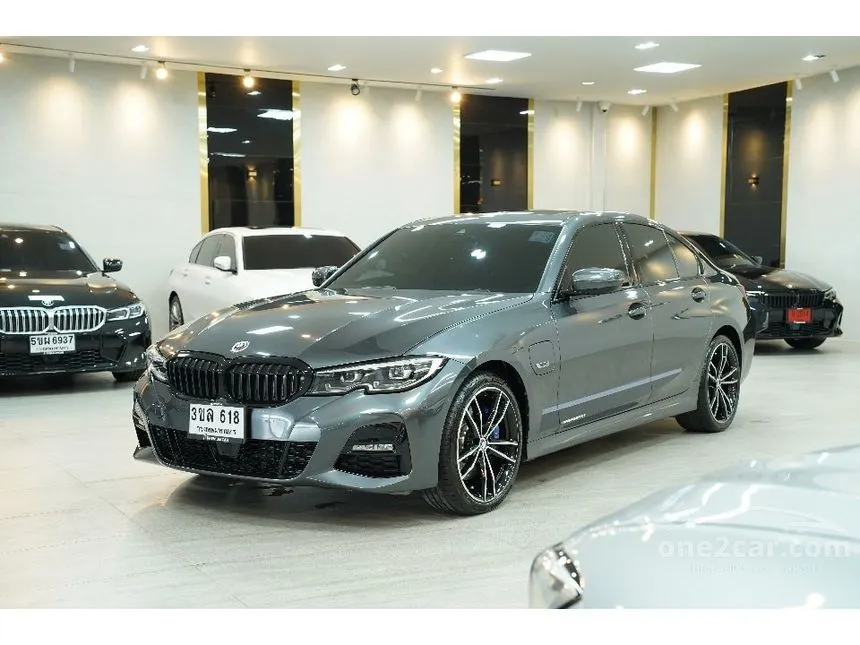 2023 BMW 330e M Sport Sedan