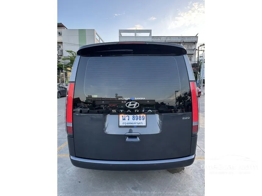 2022 Hyundai Staria SEL Van