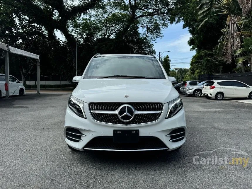 2022 Mercedes-Benz V220 D Exclusive Platinum MPV