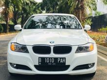 2011 BMW 320i 2.0 Executive Edition Sedan
