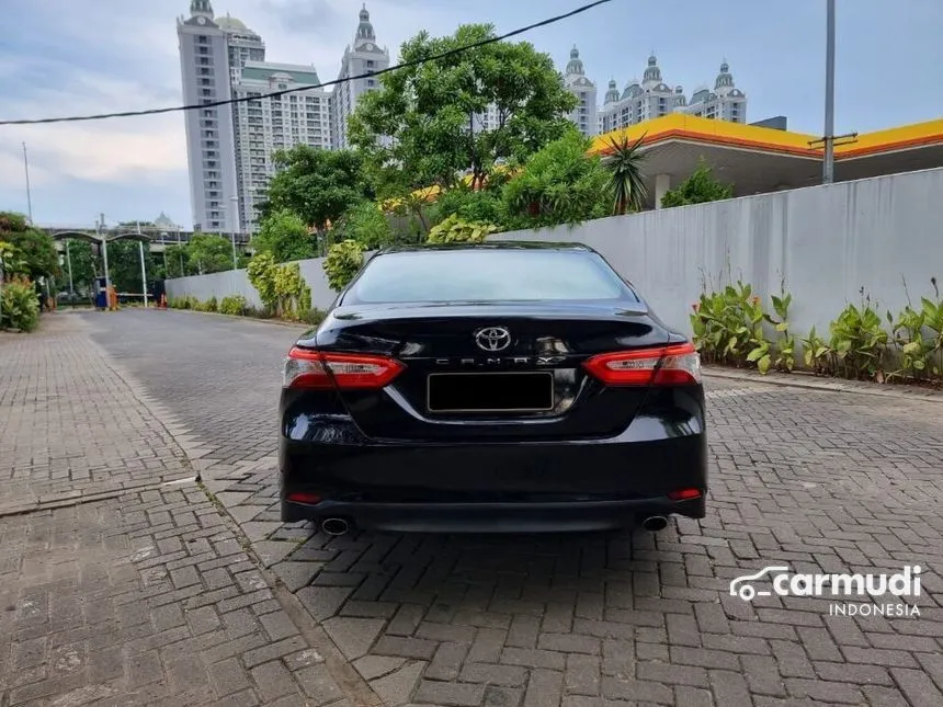 2019 Toyota Camry V Sedan