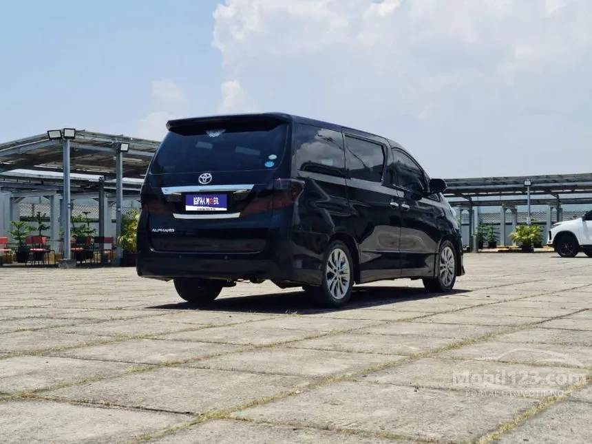 2011 Toyota Alphard S MPV