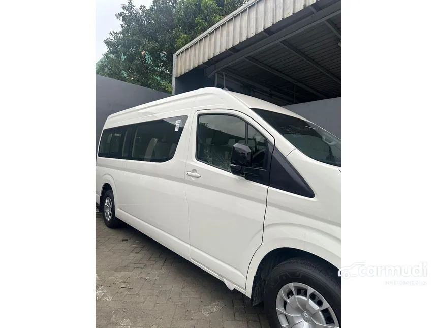 2025 Toyota Hiace Premio Van