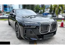 2025 BMW 750e 3.0 xDrive Pure Excellence Sedan