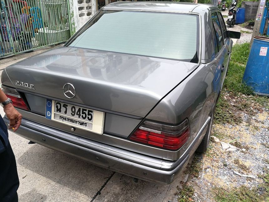 Mercedes-Benz 230E 1993 2.3 in กรุงเทพและปริมณฑล Automatic Sedan สีเงิน ...