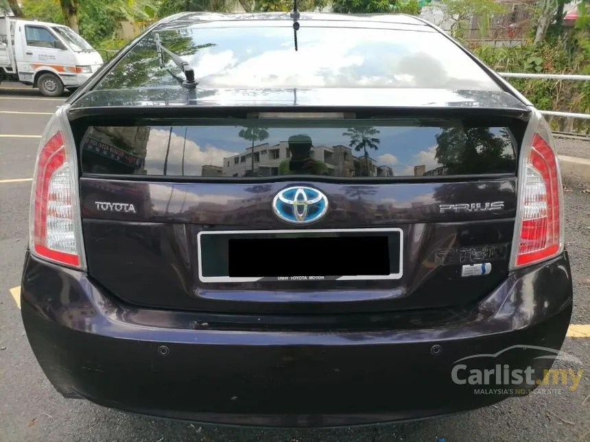 2013 Toyota Prius Hybrid Luxury Hatchback
