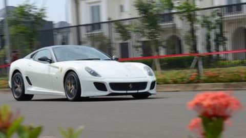 Pemilik Percaya akan Kualitas Perawatan Ferrari Jakarta
