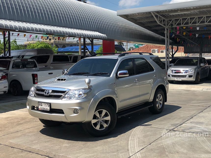 Toyota fortuner 2006 год