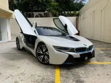2016/2017 BMW i8 1.5 eDrive Plug-In-Hybrid Low Mileage VVIP Owner