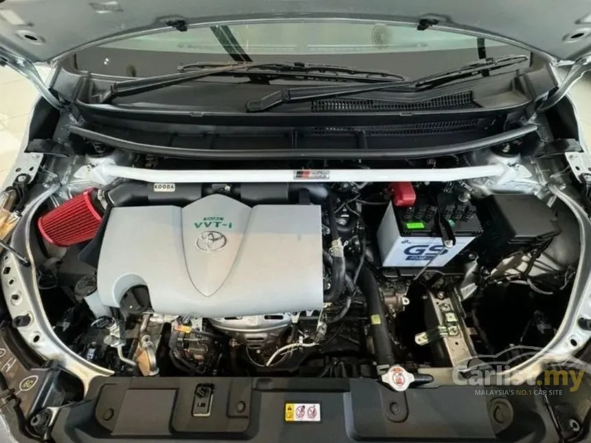 2025 Toyota Yaris E Hatchback