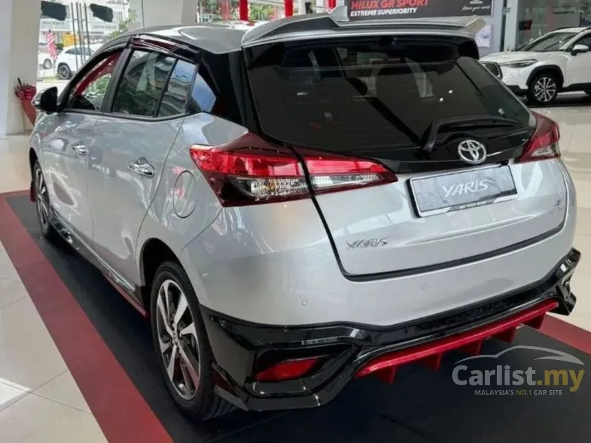 2025 Toyota Yaris E Hatchback