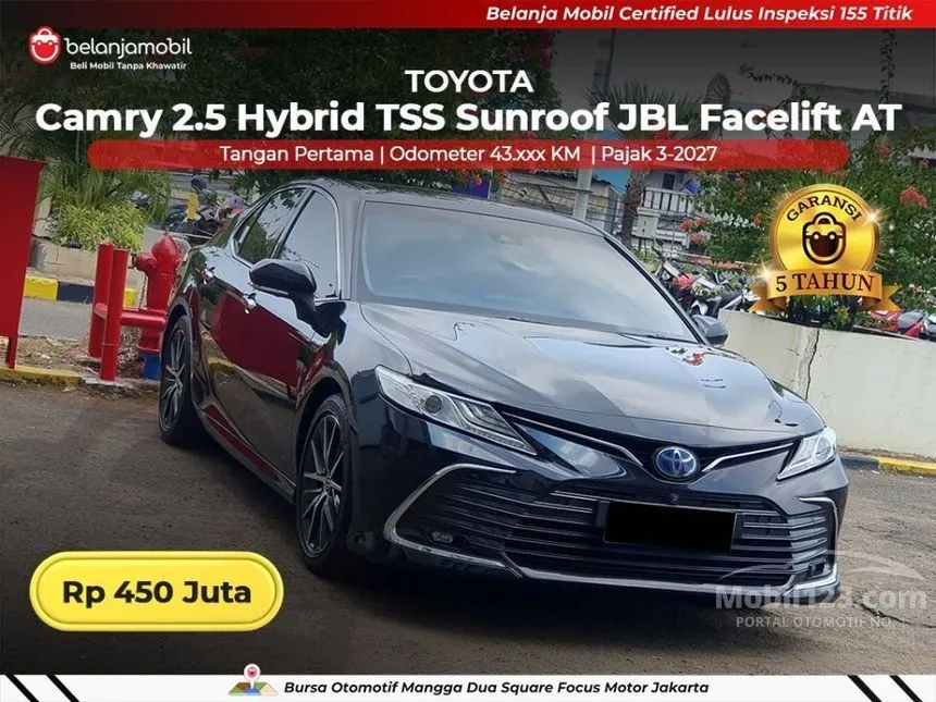 2022 Toyota Camry Hybrid Sedan