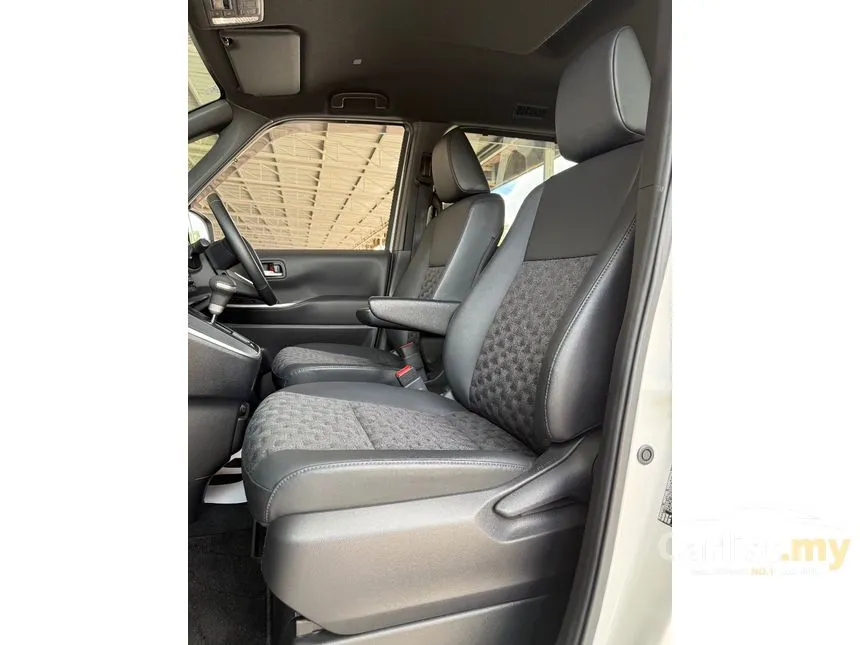 2022 Toyota Voxy S-Z MPV