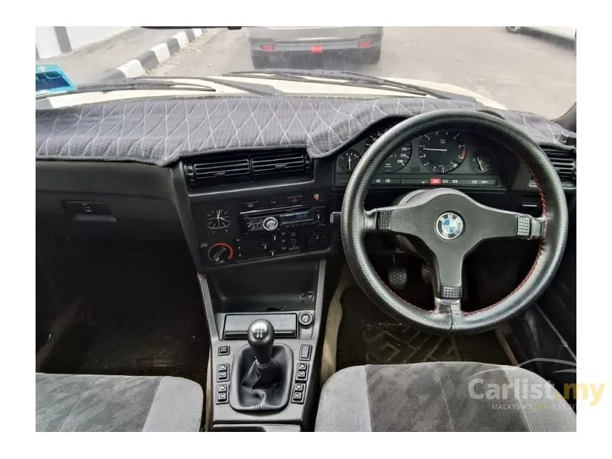 1989 BMW 318i Sedan