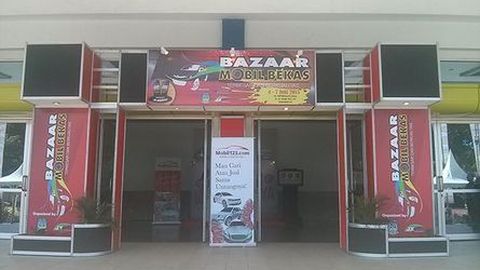 Kolaborasi Mobil123 di Bazaar Mobil Bekas Surabaya
