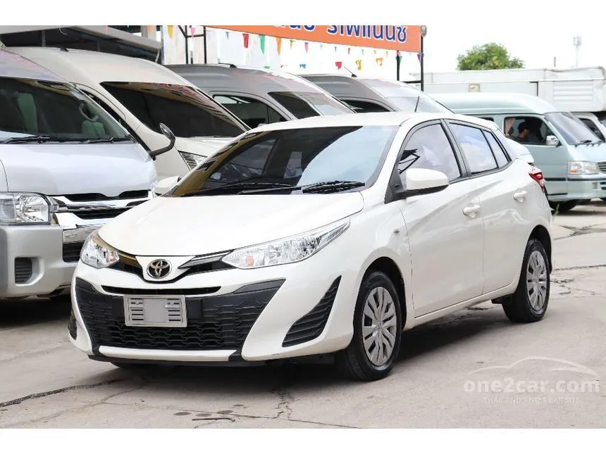 2018 Toyota YARIS J Hatchback