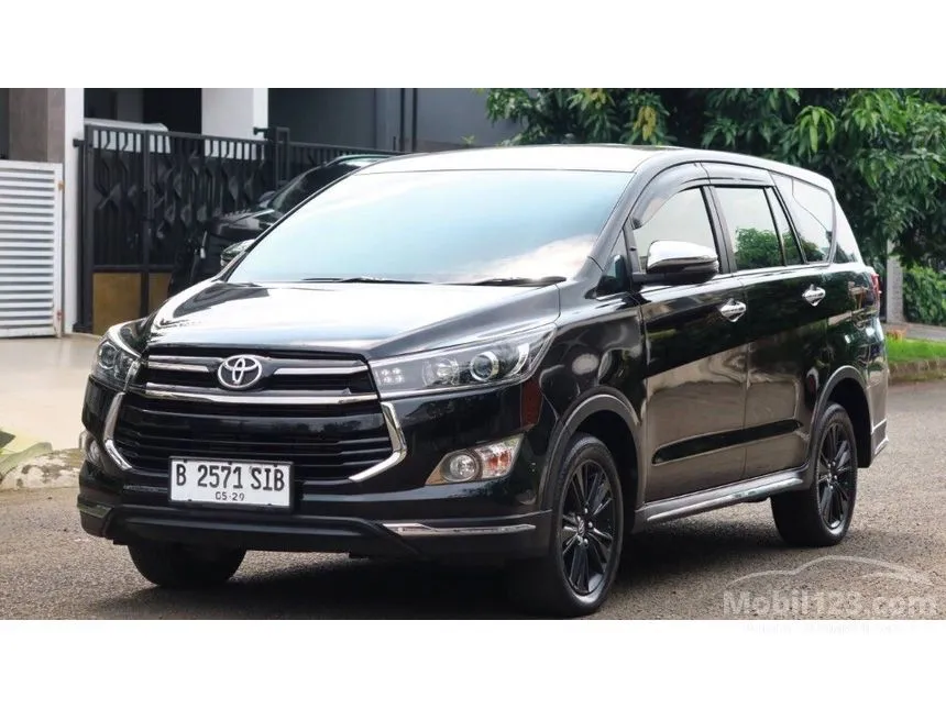 Jual Mobil Toyota Innova Venturer 2019 2.4 di DKI Jakarta Automatic Wagon Hitam Rp 385.000.000
