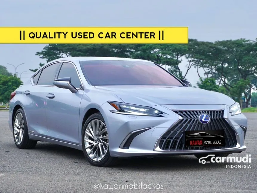 2022 Lexus ES 300h Ultra Luxury Sedan