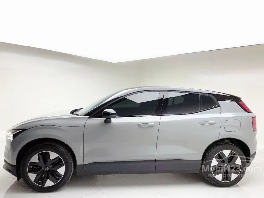 2025 Volvo EX30 Plus SUV