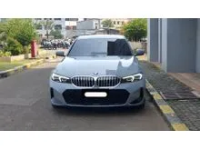 2023 BMW 320i 2.0 M Sport Sedan abu km 28 ribuan