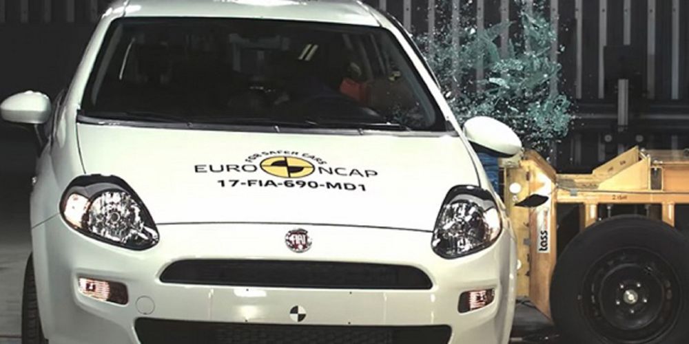 Fiat Punto คว้าตำแหน่งรถรุ่นแรกที่ได้ “0” ดาว ทดสอบการชน