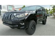 2023 UNREGISTER Toyota Land Cruiser Prado 2.8 GDJ150W TX Black Edition 17 inch off road AW (Ready Stock)