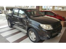 2010 Toyota Hilux 2.5 G Pickup Truck