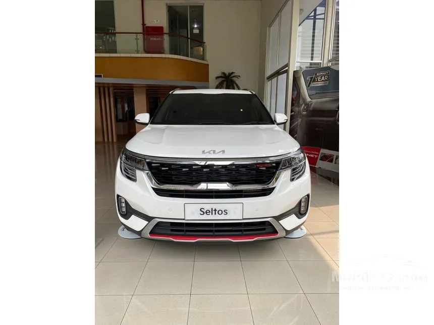 Jual Mobil KIA Seltos 2023 GT Line 1.4 di Jawa Barat Automatic SUV Putih Rp 370.000.000