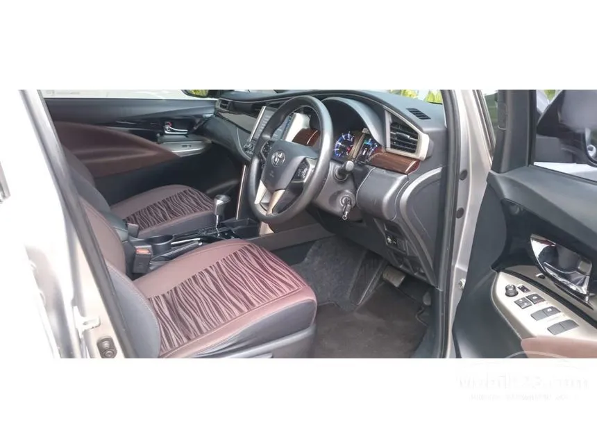 2021 Toyota Kijang Innova V MPV