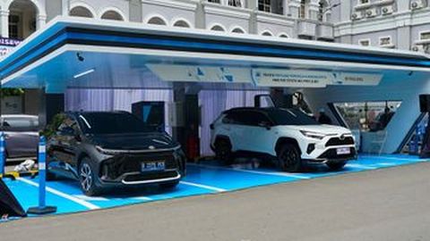 Mobil Hybrid dan Mobil Listrik Toyota Punya Tempat Parkir Gratis di 3 Mal Elite Jakarta