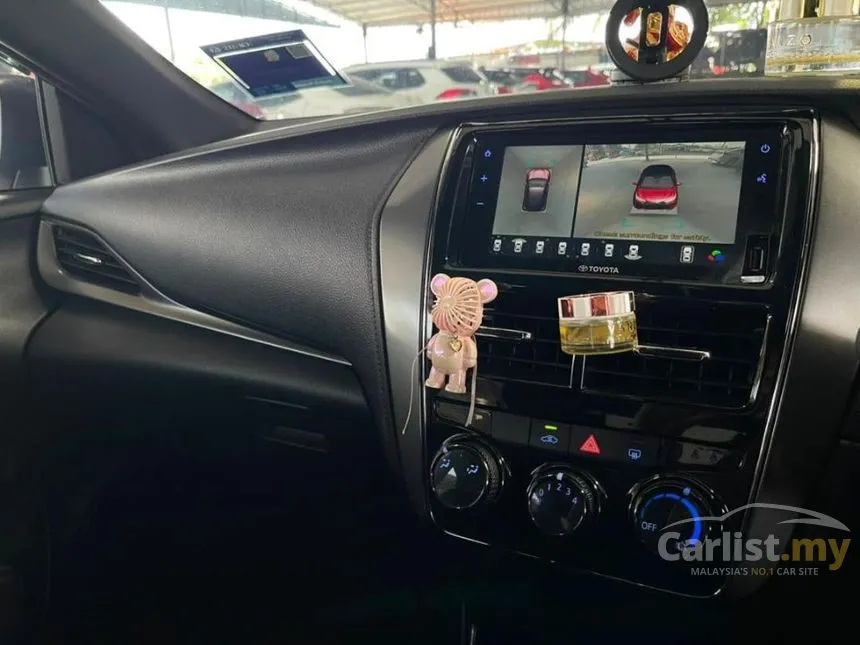 2022 Toyota Yaris E Hatchback