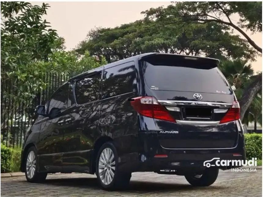 2013 Toyota Alphard SC MPV
