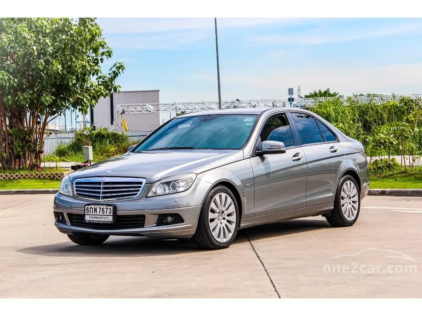 2014 Mercedes-Benz C180 Elegance BlueEFFICIENCY Sedan