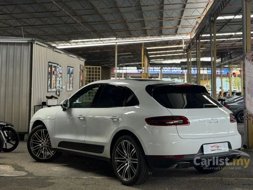 2016 Porsche Macan SUV