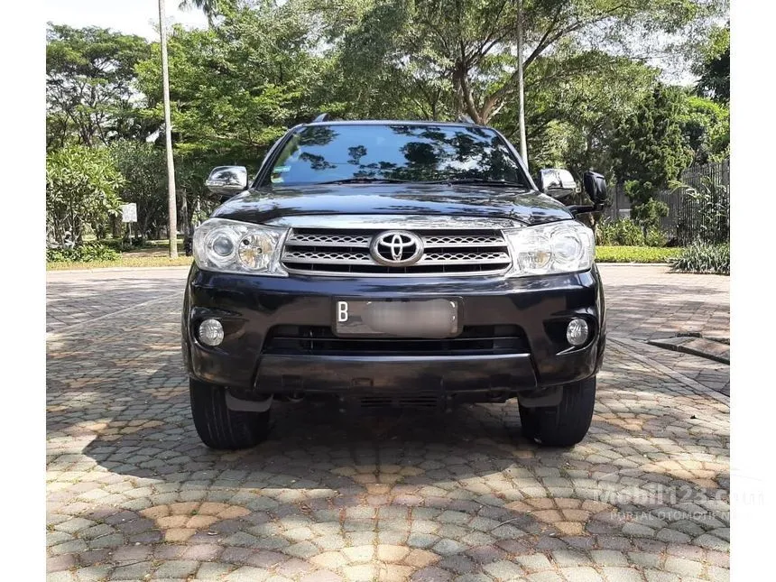 Jual Mobil Toyota Fortuner 2010 G Luxury 2.7 di Banten Automatic SUV Hitam Rp 162.000.000