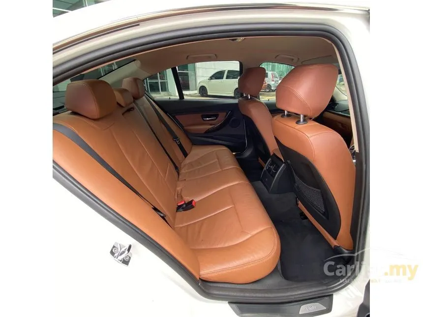 2012 BMW 328i Luxury Line Sedan