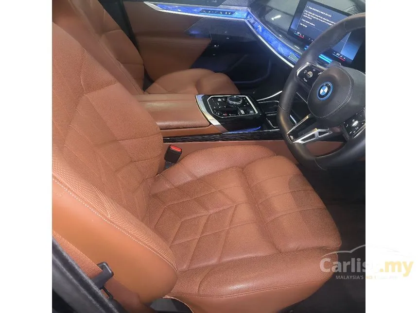 2025 BMW 750e xDrive M Sport Pure Excellence Sedan