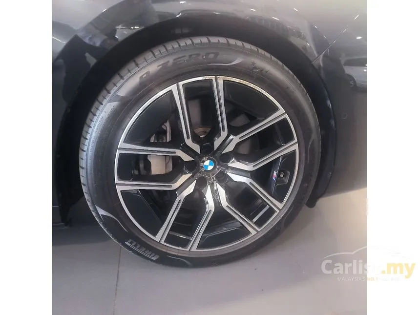 2025 BMW 750e xDrive M Sport Pure Excellence Sedan