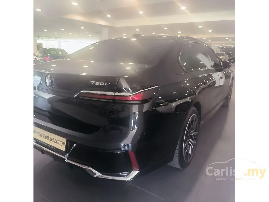 2025 BMW 750e xDrive M Sport Pure Excellence Sedan