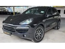 2011 Porsche Cayenne 3.0 Diesel SUV / GREAT DEAL / BIG OLD GERAN / 3.0 V6 TURBO DIESEL INJECTION / PDLS PLUS HEADLAMP / FULL LEATHER SEATS /
